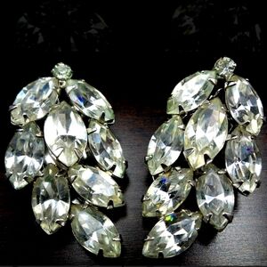 WEISS RARE VINTAGE 1960 EARRINGS CLEAR NAVETTE RHINESTONE DESIGNER CLIP-ONS